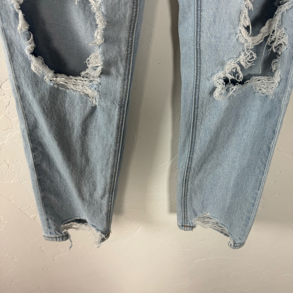 American Eagle Jeans‎ Mom Denim Light Wash Blue Solid Holes Ripped Distressed - Picture 5 of 10